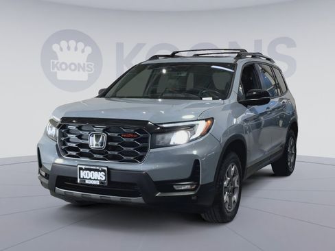 Used 2023 Honda Passport TrailSport image 5