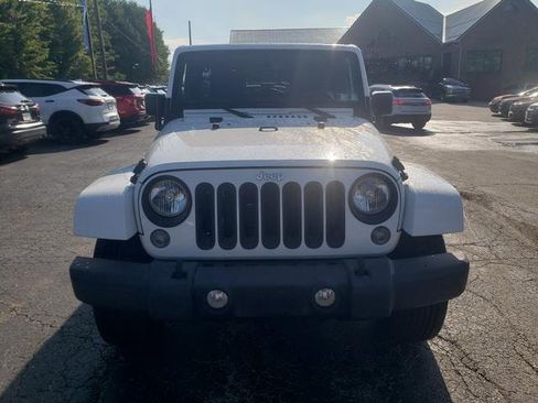 Used 2014 Jeep Wrangler Unlimited Rubicon w/ Connectivity Group AWD/4WD image 2
