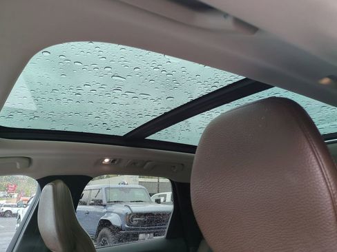 Used 2019 Volvo XC60 T5 Momentum w/ Premium Package image 25