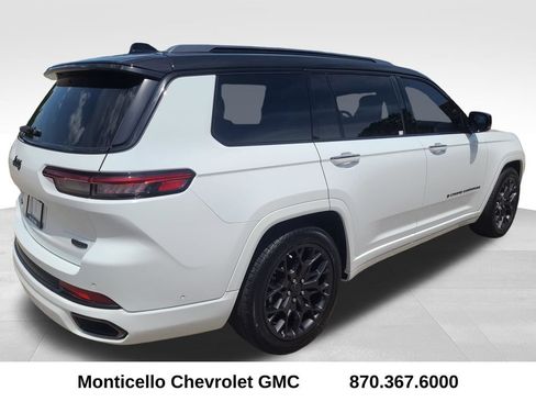 Used 2023 Jeep Grand Cherokee L Summit AWD/4WD image 8