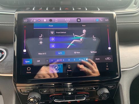 Used 2024 Jeep Grand Cherokee L Limited w/ Black Appearance Package image 23