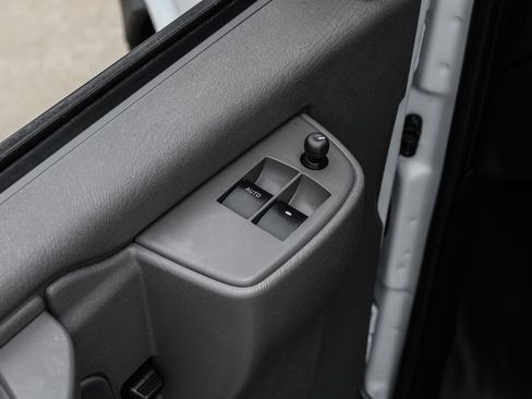 Used 2022 GMC Savana 2500 RWD image 36