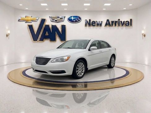 Used 2014 Chrysler 200 Touring w/ Cold Weather Group FWD image 1