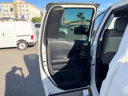 Used 2014 Toyota Tundra SR image 26