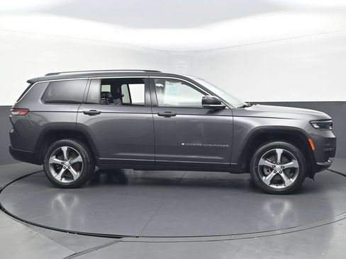 Used 2023 Jeep Grand Cherokee L Limited AWD/4WD image 6