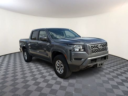 Used 2024 Nissan Frontier SV image 4