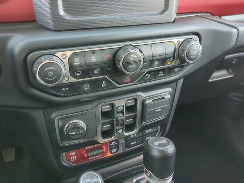 Used 2021 Jeep Wrangler Unlimited Rubicon w/ Safety Group image 25