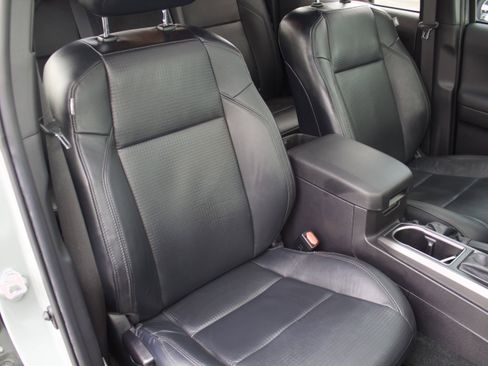 Used 2023 Toyota Tacoma TRD Off-Road w/ TRD Premium Off Road Package image 37