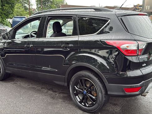 Used 2018 Ford Escape SE FWD image 23