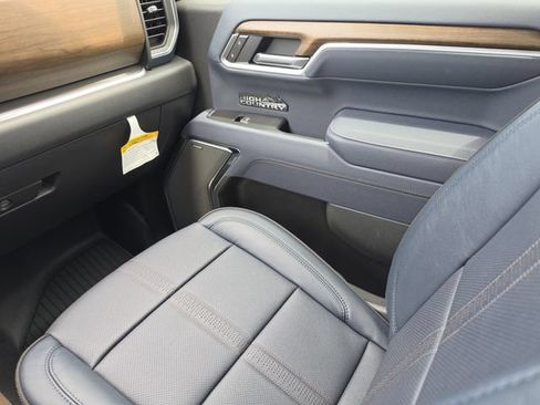 New 2026 Chevrolet Silverado 1500 High Country w/ Technology Package AWD/4WD image 18