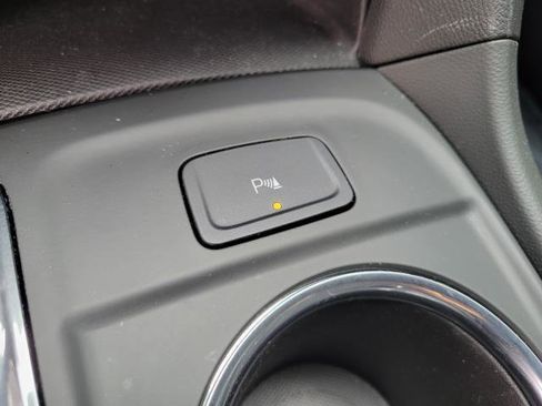 Certified 2023 Chevrolet Equinox LT image 28