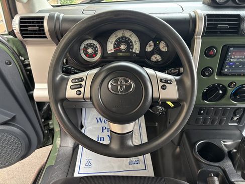 Used 2013 Toyota FJ Cruiser 4WD image 19