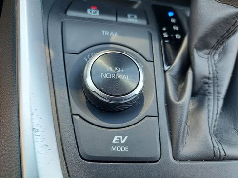 Certified 2023 Toyota RAV4 XLE Premium AWD/4WD image 26
