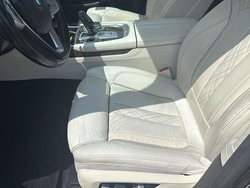 Used 2018 BMW 750i xDrive AWD/4WD image 10