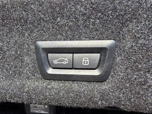 Used 2025 BMW 330i Sedan RWD image 25