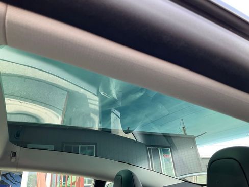 Used 2023 Tesla Model 3 Standard Range image 31