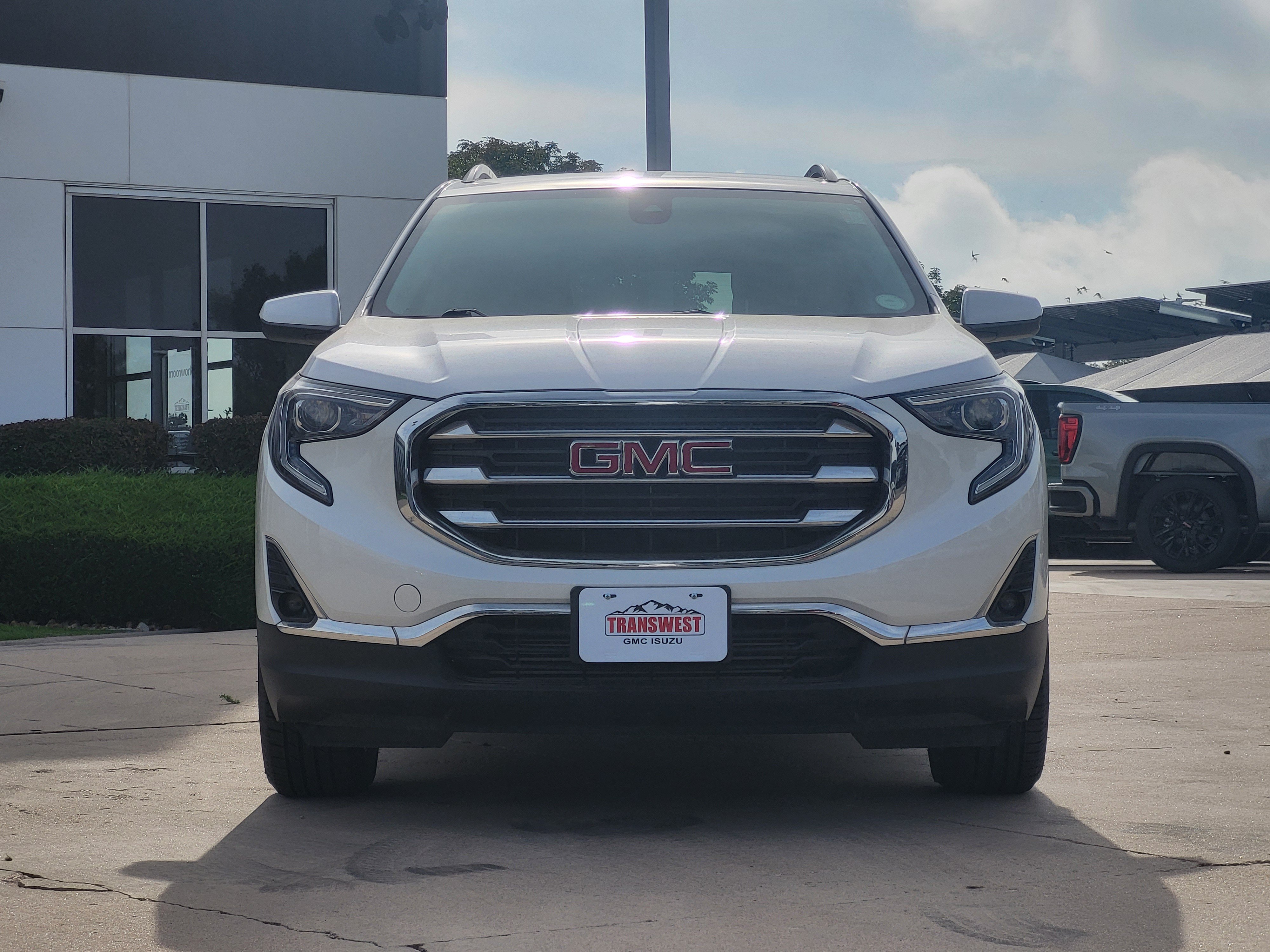 Certified 2021 GMC Terrain SLT w/ Infotainment Package II AWD/4WD image 2