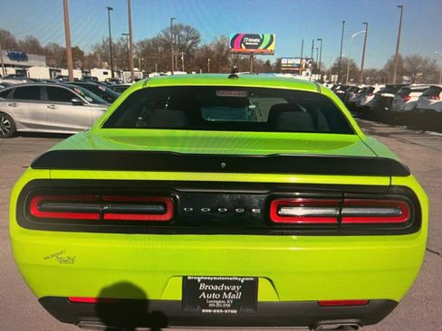 Used 2019 Dodge Challenger SXT w/ Blacktop Package image 4
