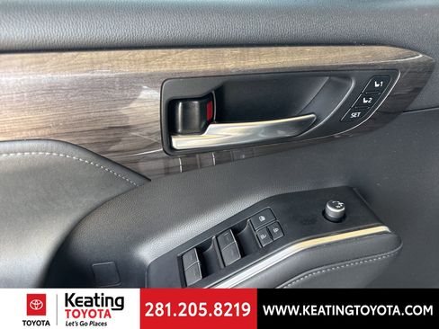Used 2021 Toyota Highlander Platinum image 10