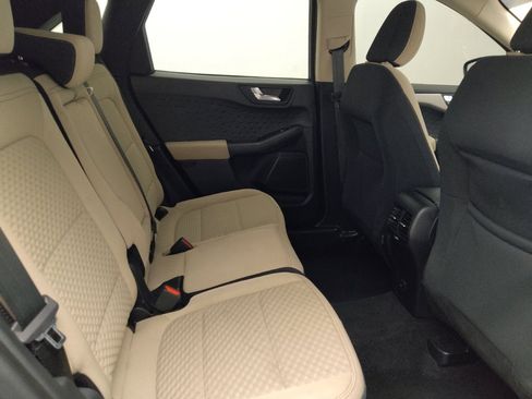 Used 2020 Ford Escape SE image 19