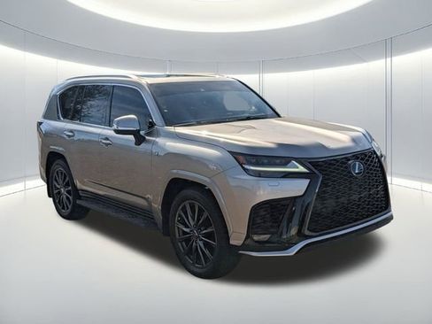 Used 2024 Lexus LX 600 F Sport image 4