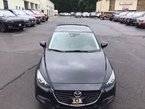 Used 2018 MAZDA MAZDA3 Touring FWD image 5