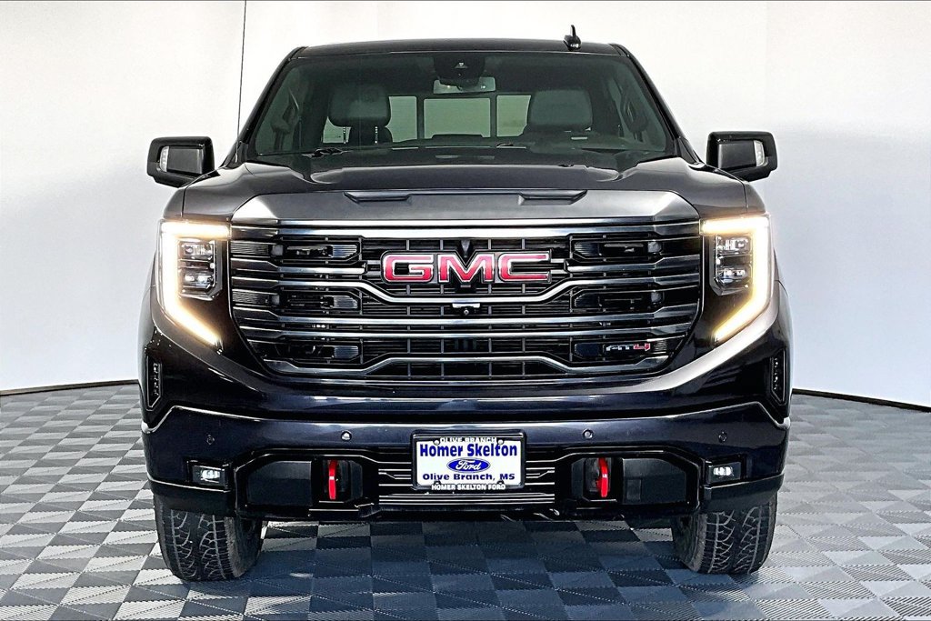 Used 2022 GMC Sierra 1500 AT4 w/ AT4 Premium Package AWD/4WD image 3