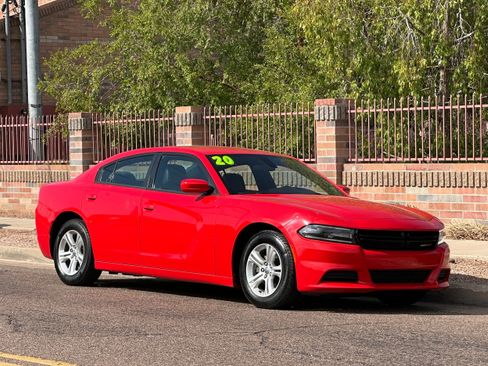 Used 2020 Dodge Charger SXT w/ Leather Interior Group RWD image 8