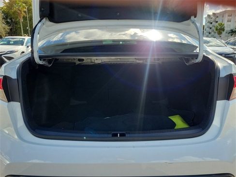 Used 2023 Toyota Corolla SE image 5