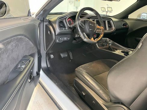 Used 2020 Dodge Challenger SRT Hellcat image 41