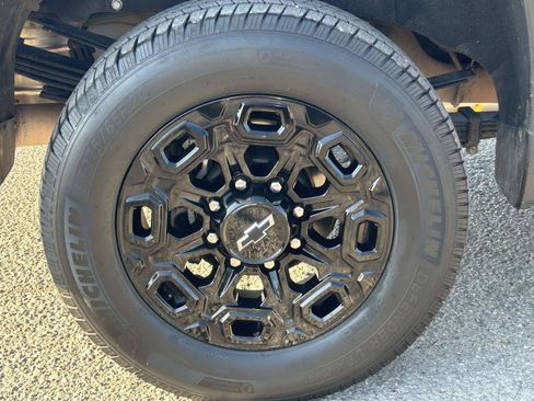Used 2021 Chevrolet Silverado 3500 LTZ w/ LTZ Plus Package AWD/4WD image 9