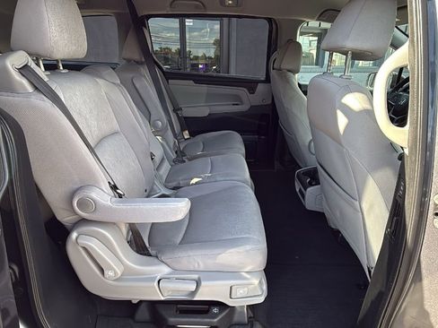 Used 2018 Honda Odyssey EX image 15