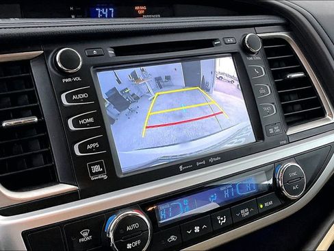 Used 2016 Toyota Highlander Limited image 31