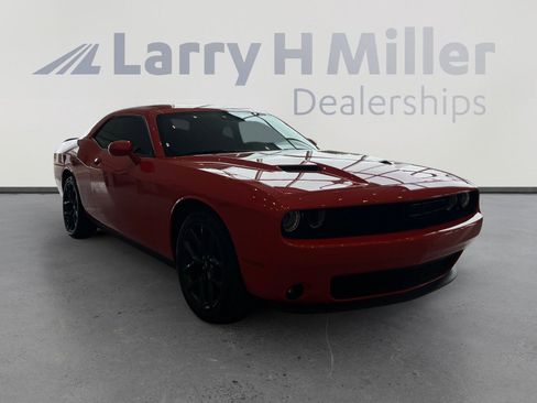 Used 2023 Dodge Challenger SXT w/ Blacktop Package image 7