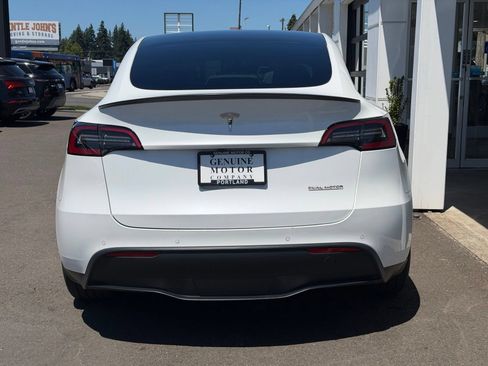Used 2022 Tesla Model Y Performance AWD/4WD image 4