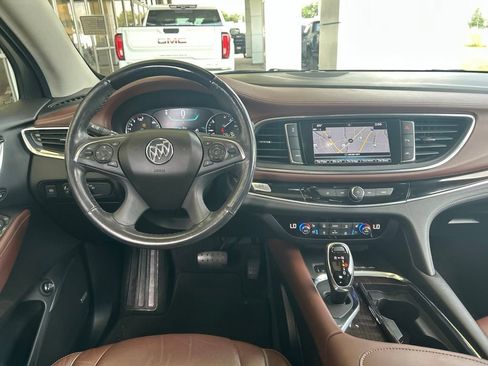 Used 2019 Buick Enclave Avenir w/ Avenir Technology Package FWD image 17