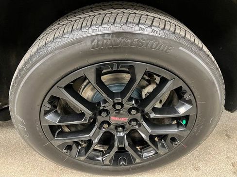 Used 2022 GMC Yukon XL Denali AWD/4WD image 16