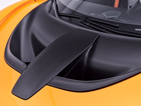 Used 2019 McLaren Senna RWD image 31