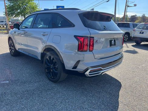Used 2023 Kia Sorento SX image 9