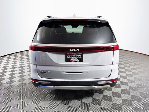 Used 2024 Kia Carnival SX Prestige FWD image 6