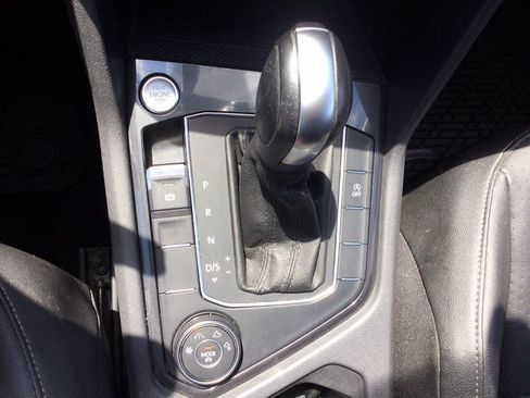 Used 2020 Volkswagen Tiguan SE w/ Panoramic Sunroof Package AWD/4WD image 37