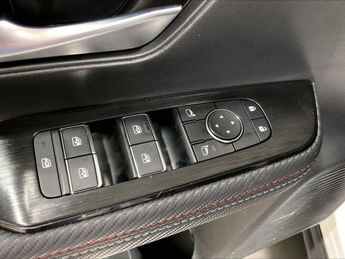 Used 2025 Nissan Kicks SR AWD/4WD image 39