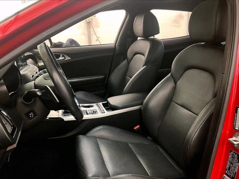 Used 2019 Kia Stinger GT1 image 24