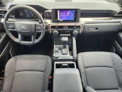 Certified 2025 Toyota Tacoma SR5 AWD/4WD image 27