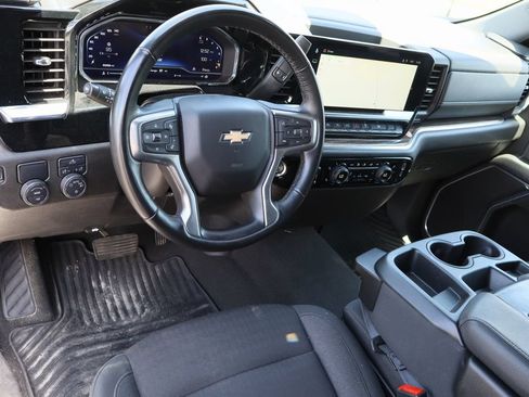 Used 2025 Chevrolet Silverado 1500 LT RWD image 11