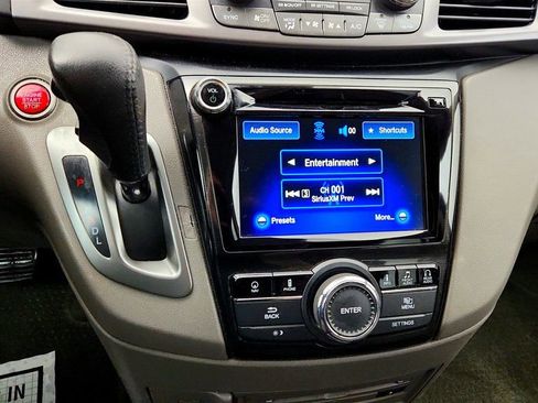 Used 2016 Honda Odyssey Touring Elite image 16