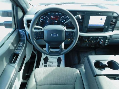 Used 2025 Ford F350 XLT image 14