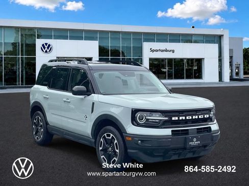 Used 2022 Ford Bronco Sport Outer Banks w/ Tech Package AWD/4WD image 1