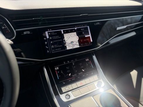 Certified 2025 Audi Q7 2.0T Premium Plus w/ Convenience Plus Package AWD/4WD image 19
