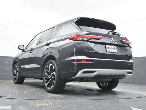 Used 2024 Mitsubishi Outlander SE AWD/4WD image 39
